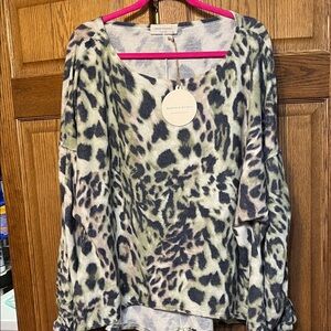 Leopard Print Women's Top 1x new with tags. Saints & hearts.